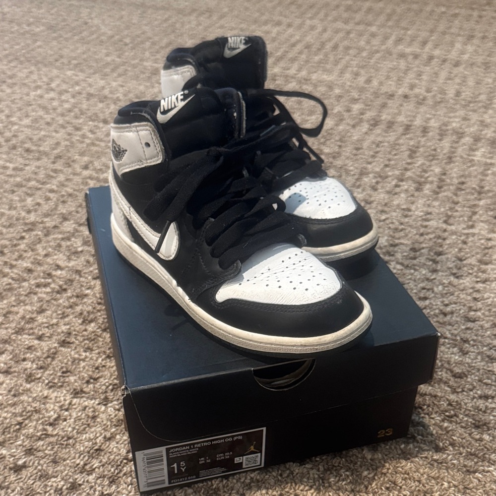 Youth Jordan 1 Retro High OG
